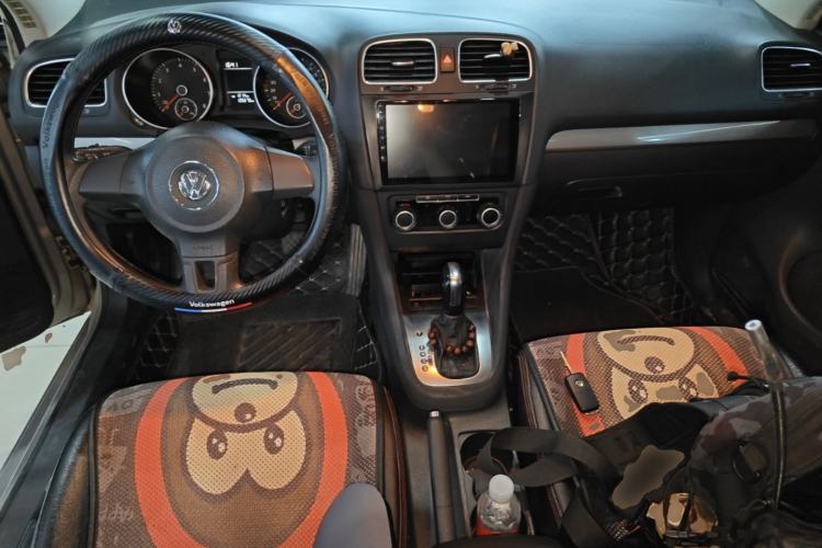 Used Volkswagen Golf 2012 1.6L Automatic Fashion Model Center Console