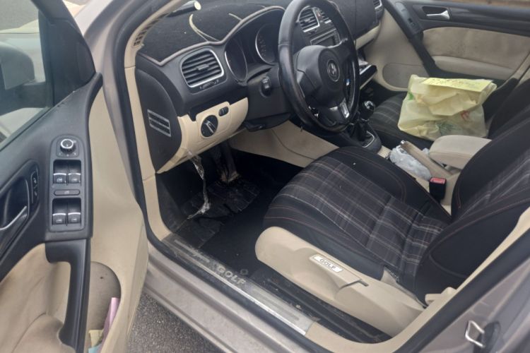 Used Volkswagen Golf 2012 1.6 Manual Comfort Edition Driver Seat