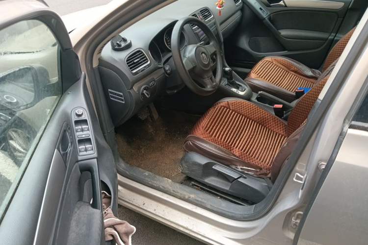 Used Volkswagen Golf 2012 1.6L Automatic Fashion Model Driver Seat
