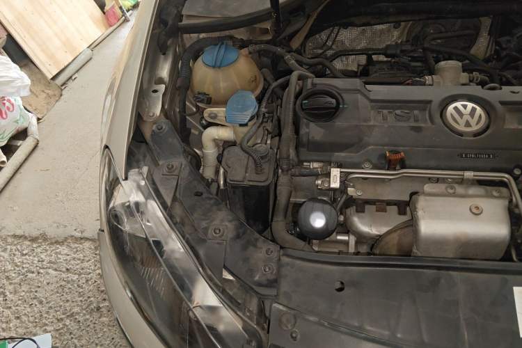 Used Volkswagen Golf 2012 1.4 TSI Automatic Comfort Edition Engine Bay Right