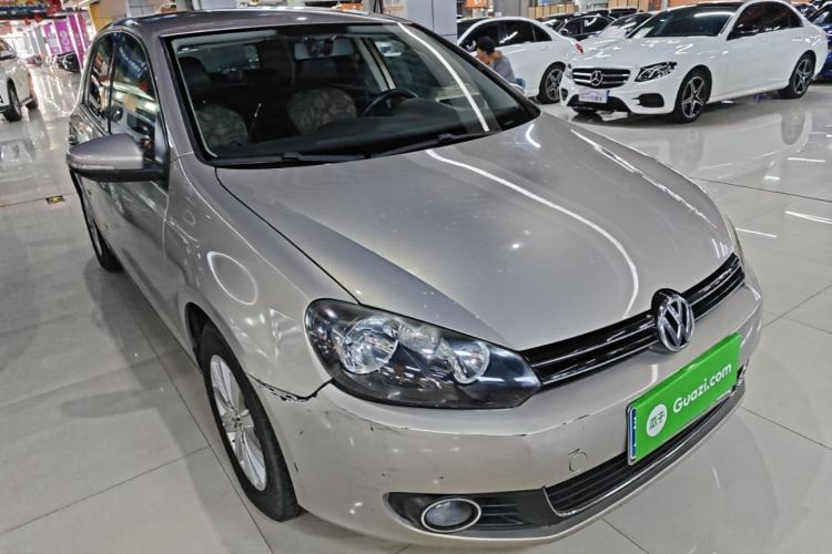 Used Volkswagen Golf 2012 1.6L Automatic Fashion Model Front Right 45 Deg