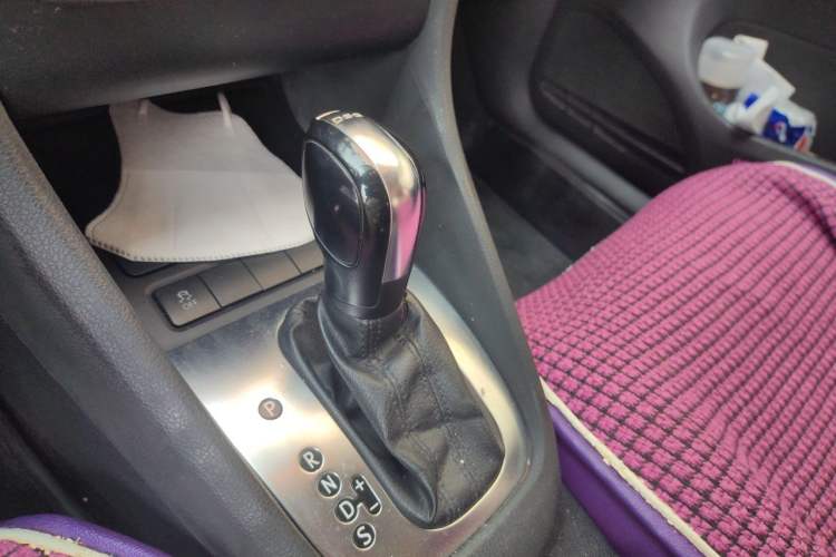 Used Volkswagen Golf 2012 1.4 TSI Automatic Comfort Edition Gear Lever