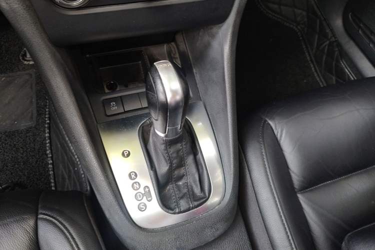 Used Volkswagen Golf 2012 1.4 TSI Automatic Comfort Edition Gear Lever