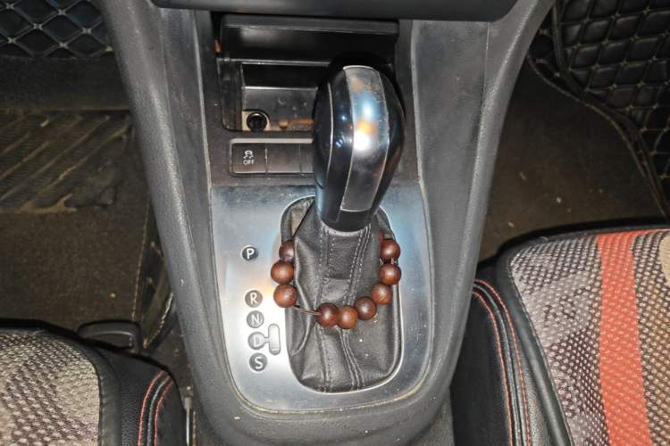 Used Volkswagen Golf 2012 1.6L Automatic Fashion Model Gear Lever