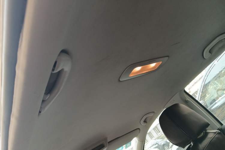 Used Volkswagen Golf 2012 1.6L Automatic Fashion Model Headliner