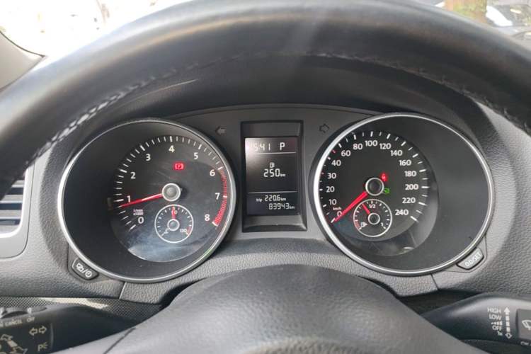 Used Volkswagen Golf 2012 1.4 TSI Automatic Comfort Edition Instrument Cluster
