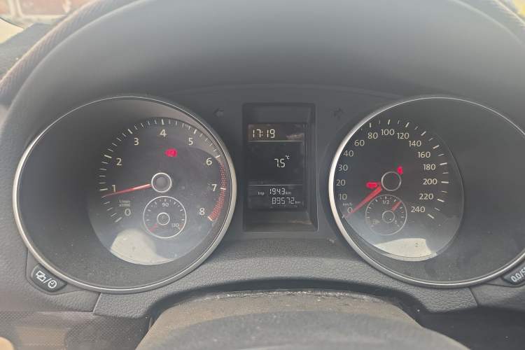 Used Volkswagen Golf 2012 1.6 Manual Comfort Edition Instrument Cluster