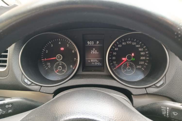 Used Volkswagen Golf 2012 1.6L Automatic Fashion Model Instrument Cluster
