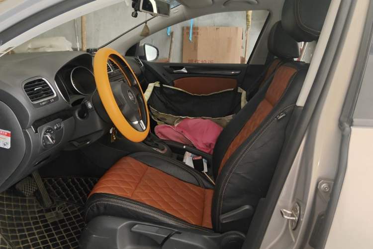 Used Volkswagen Golf 2012 1.4 TSI Automatic Comfort Edition Left Front Seat