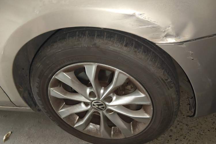 Used Volkswagen Golf 2012 1.4 TSI Automatic Comfort Edition Right Front Wheel Hub