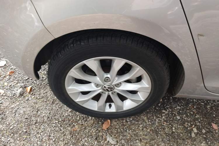 Used Volkswagen Golf 2012 1.4 TSI Automatic Comfort Edition Right Rear Wheel Hub