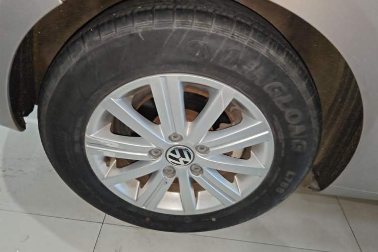 Used Volkswagen Golf 2012 1.6L Automatic Fashion Model Right Rear Wheel Hub