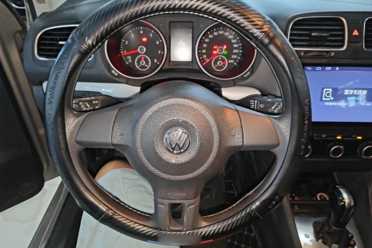 Used Volkswagen Golf 2012 1.6L Automatic Fashion Model Steering Wheel
