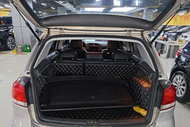 Used Volkswagen Golf 2012 1.6L Automatic Fashion Model Trunk
