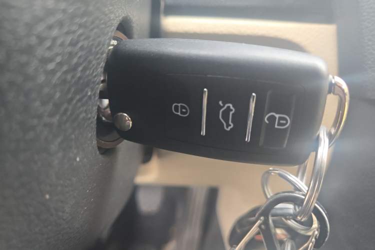 Used Volkswagen Golf 2012 1.6 Manual Comfort Edition Vehicle Key