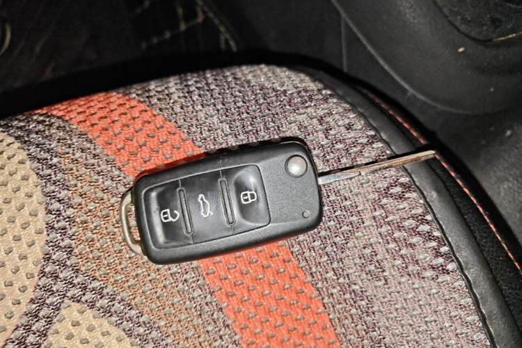 Used Volkswagen Golf 2012 1.6L Automatic Fashion Model Vehicle Key