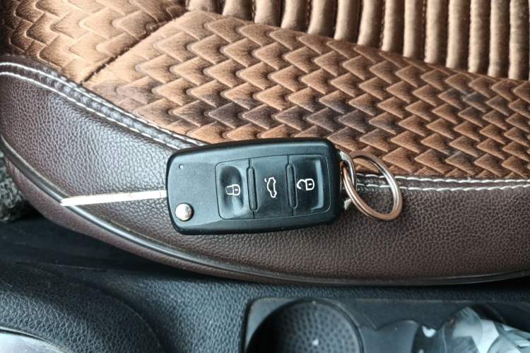 Used Volkswagen Golf 2012 1.6L Automatic Fashion Model Vehicle Key