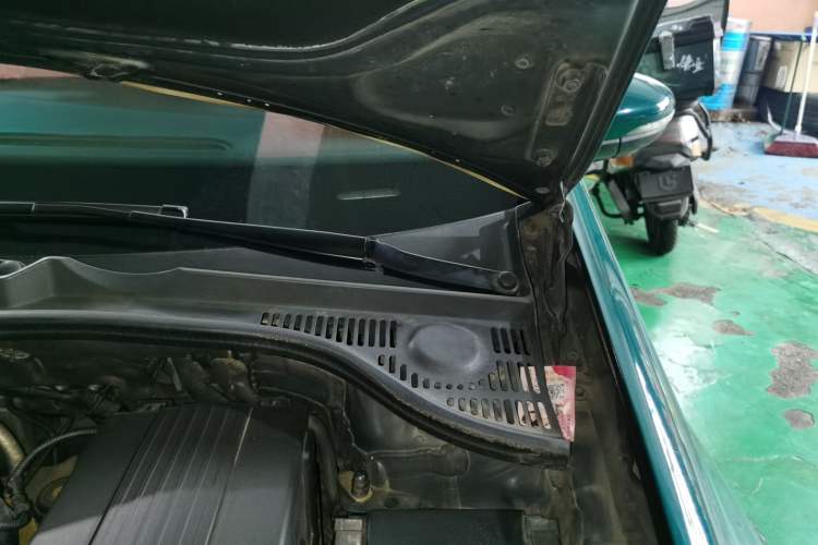 Used Volkswagen Golf 2013 2.0 TSI GTI Convertible Engine Bay Left