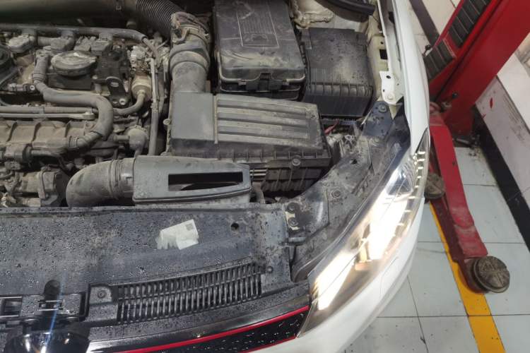 Used Volkswagen Golf 2013 2.0 TSI GTI Convertible Engine Bay Left