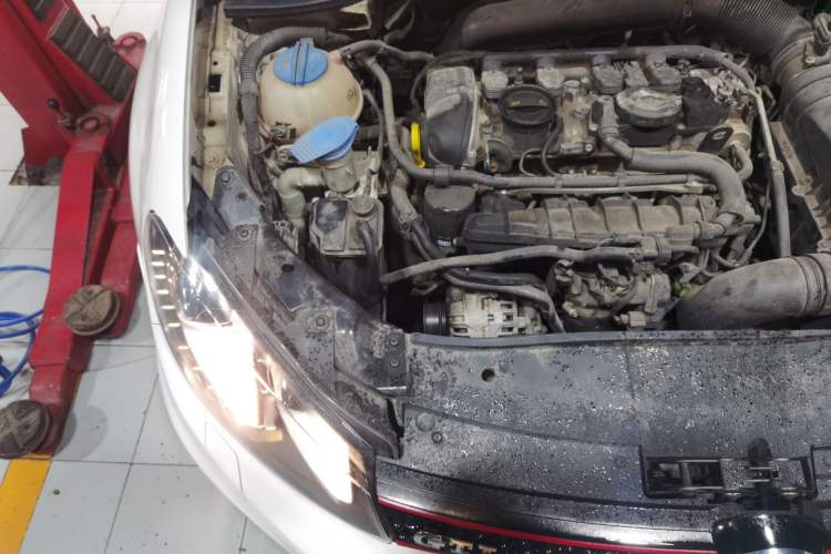 Used Volkswagen Golf 2013 2.0 TSI GTI Convertible Engine Bay Right
