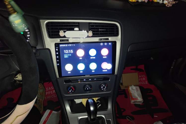 Used Volkswagen Golf 2014 1.6L Automatic Fashion Model Audio And AC Panel