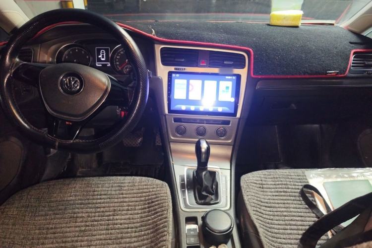Used Volkswagen Golf 2014 1.4TSI Automatic Comfort Model Center Console