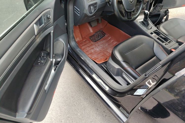 Used Volkswagen Golf 2014 1.6L Automatic Comfort Model Driver Seat