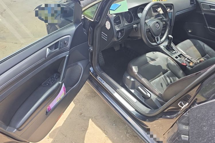 Used Volkswagen Golf 2014 1.6L Automatic Comfort Model Driver Seat