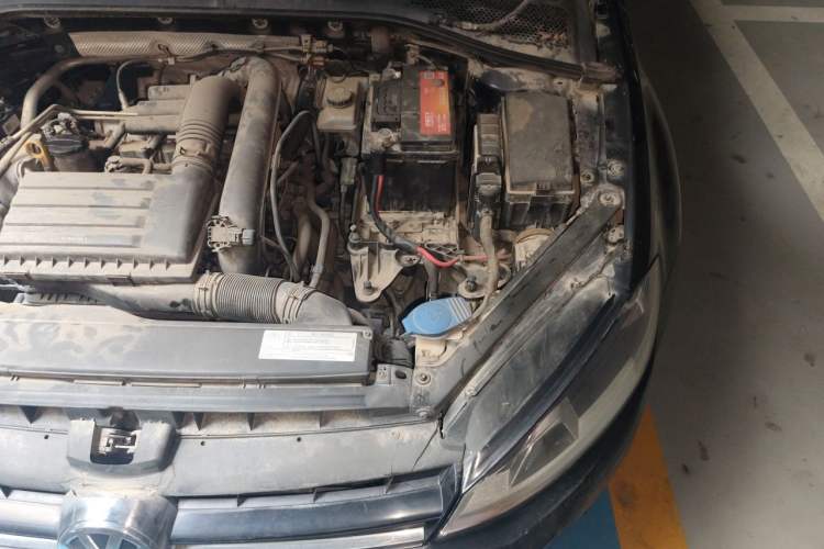 Used Volkswagen Golf 2014 1.4TSI Automatic Comfort Model Engine Bay Left