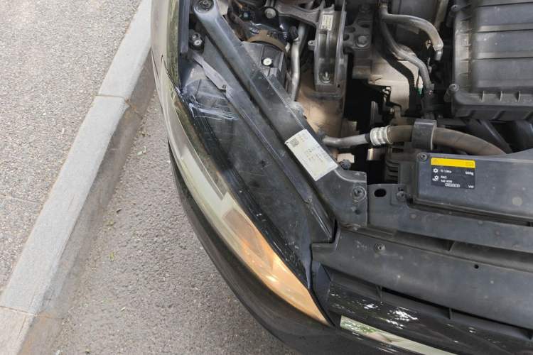 Used Volkswagen Golf 2014 1.6L Automatic Comfort Model Engine Bay Right