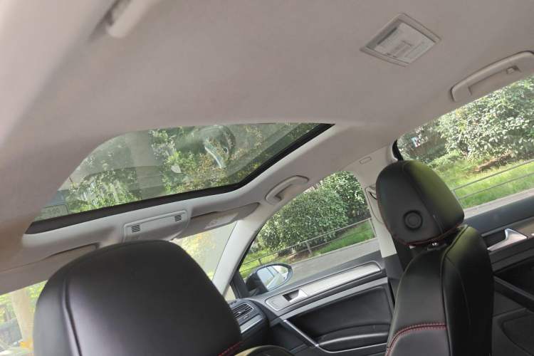 Used Volkswagen Golf 2014 1.6L Automatic Comfort Model Headliner