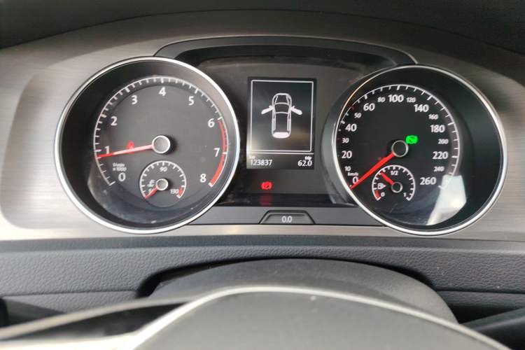 Used Volkswagen Golf 2014 1.6L Automatic Comfort Model Instrument Cluster