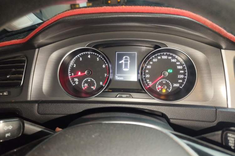 Used Volkswagen Golf 2014 1.4TSI Automatic Comfort Model Instrument Cluster