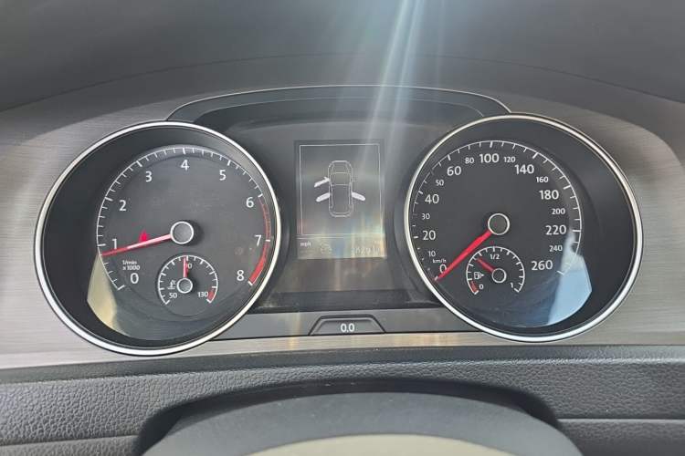 Used Volkswagen Golf 2014 1.6L Automatic Comfort Model Instrument Cluster