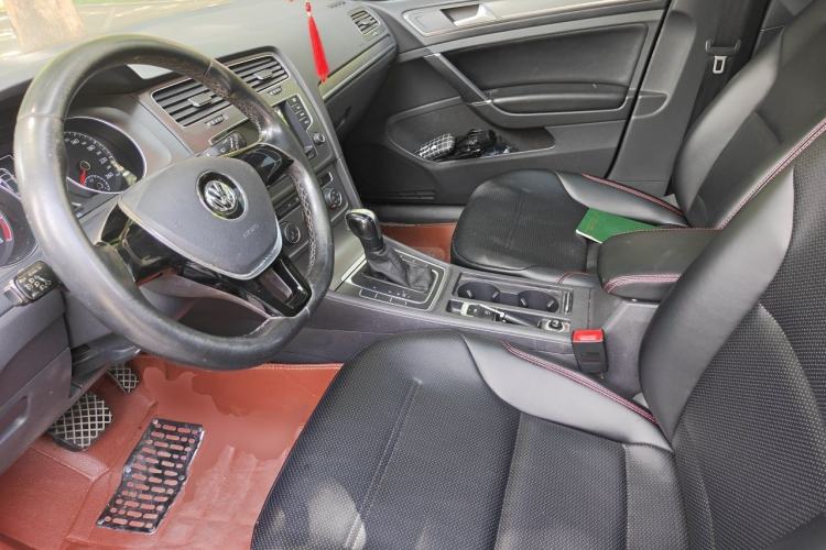 Used Volkswagen Golf 2014 1.6L Automatic Comfort Model Left Front Seat