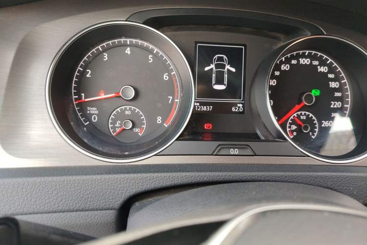Used Volkswagen Golf 2014 1.6L Automatic Comfort Model Odometer Close Up