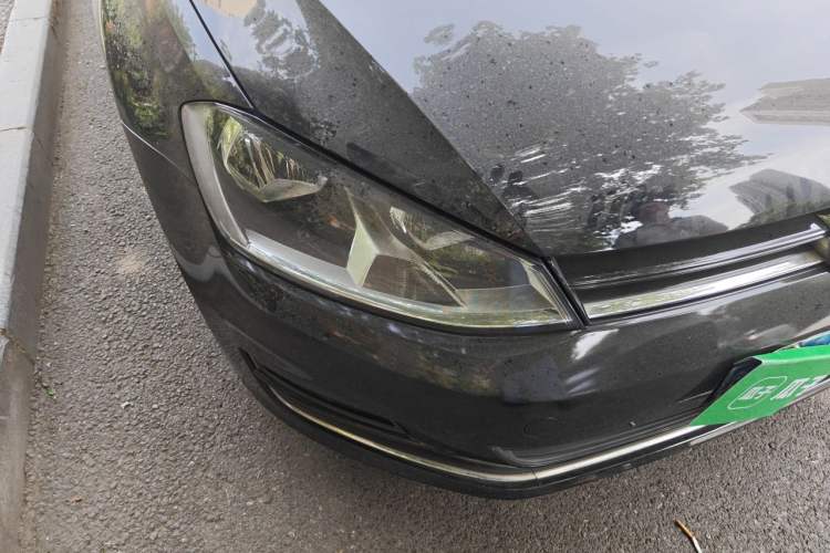 Used Volkswagen Golf 2014 1.6L Automatic Comfort Model Right Front Headlight