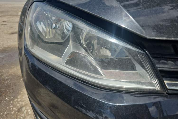 Used Volkswagen Golf 2014 1.6L Automatic Comfort Model Right Front Headlight