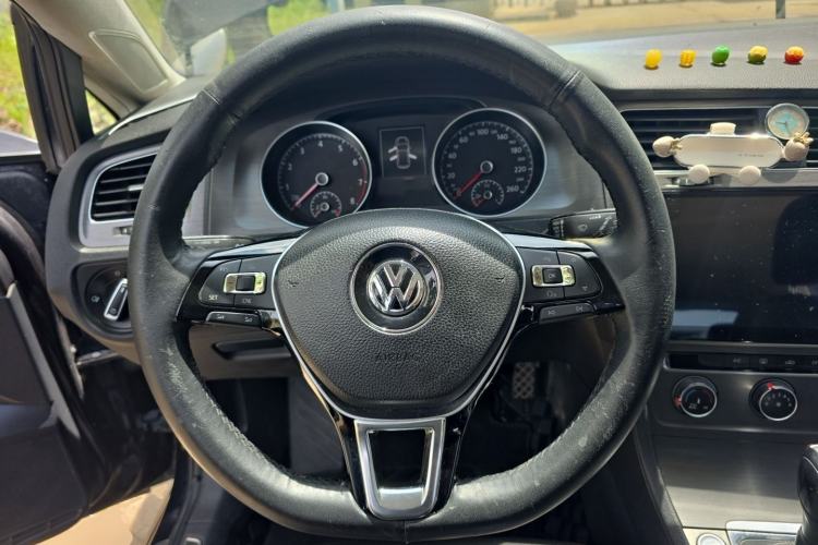 Used Volkswagen Golf 2014 1.6L Automatic Comfort Model Steering Wheel