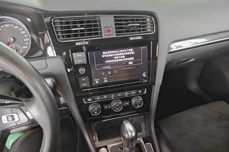 Used Volkswagen Golf 2014 1.4TSI Automatic Flagship Model Audio And AC Panel
