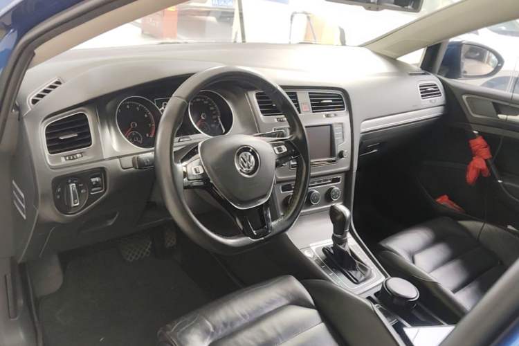 Used Volkswagen Golf 2014 1.4TSI Automatic Luxury Model Center Console