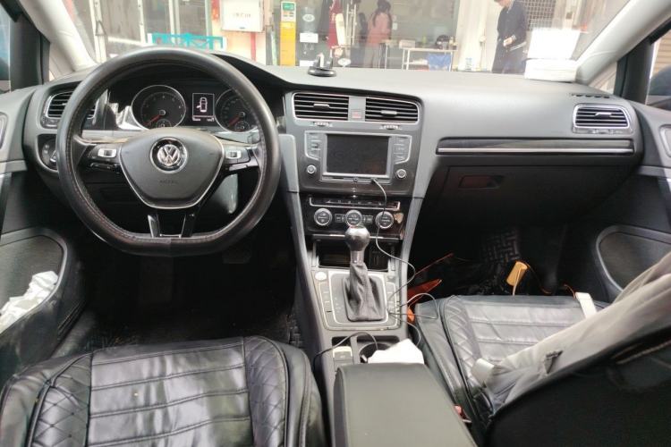 Used Volkswagen Golf 2014 1.4TSI Automatic Flagship Model Center Console