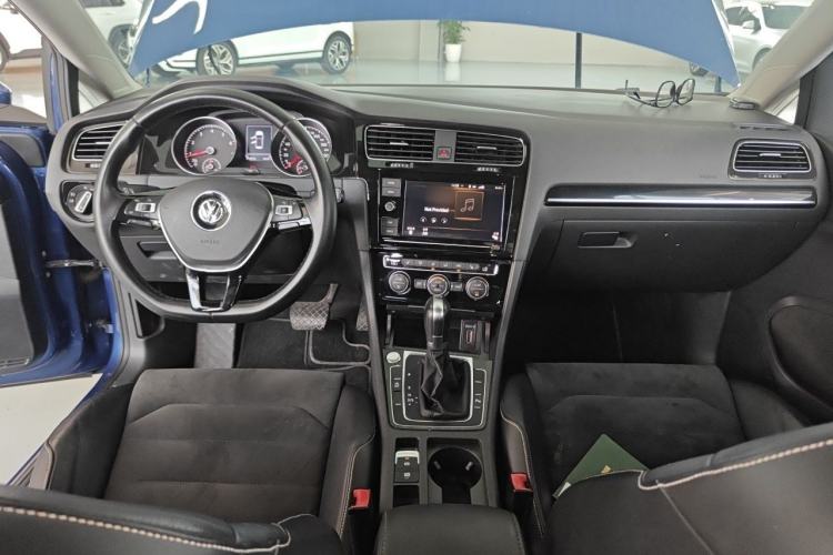 Used Volkswagen Golf 2014 1.4TSI Automatic Flagship Model Center Console