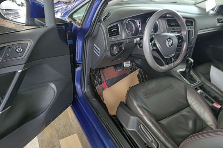 Used Volkswagen Golf 2014 1.4TSI Automatic Comfort Model Driver Seat