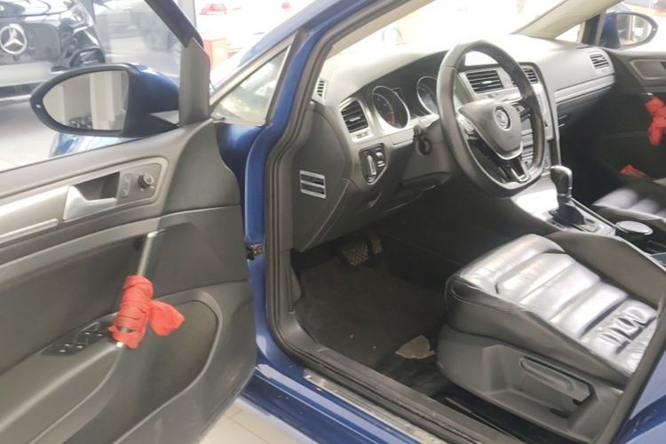 Used Volkswagen Golf 2014 1.4TSI Automatic Luxury Model Driver Seat