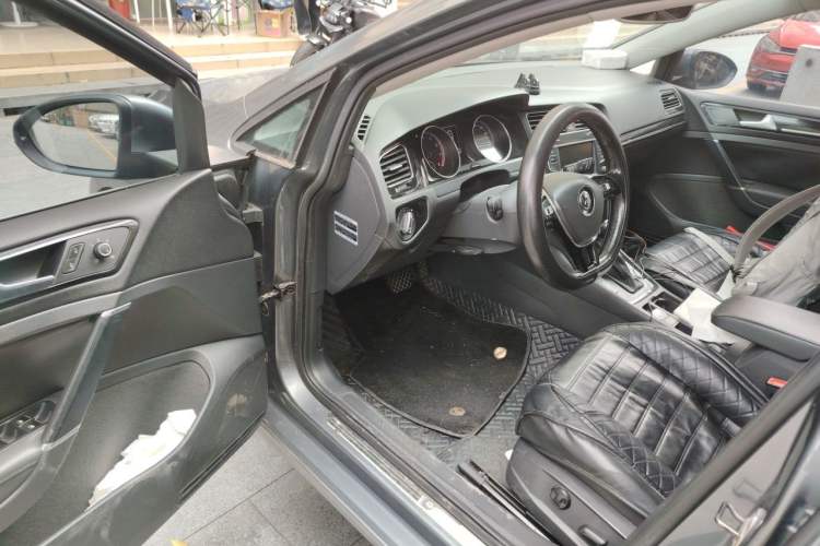 Used Volkswagen Golf 2014 1.4TSI Automatic Flagship Model Driver Seat