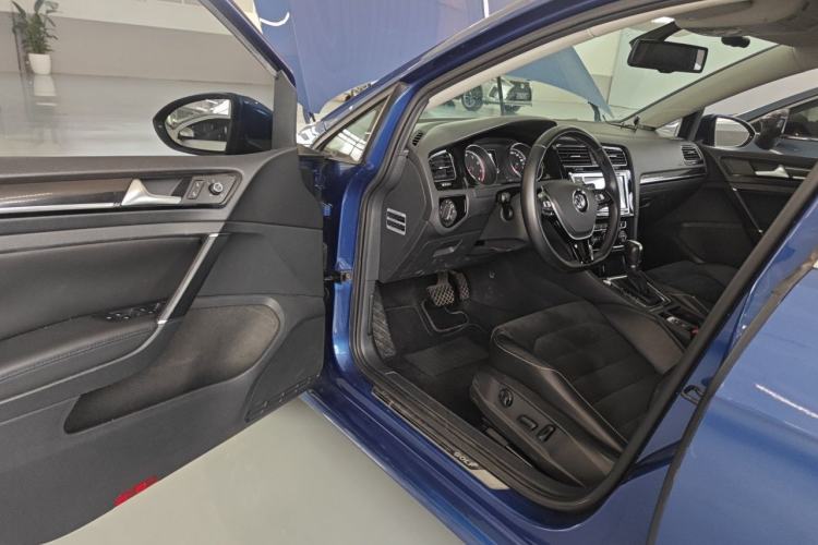 Used Volkswagen Golf 2014 1.4TSI Automatic Flagship Model Driver Seat