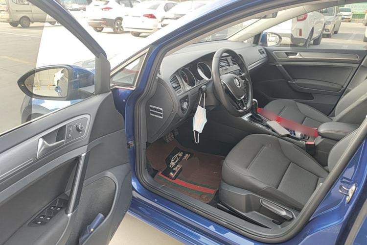 Used Volkswagen Golf 2014 1.6L Automatic Comfort Model Driver Seat