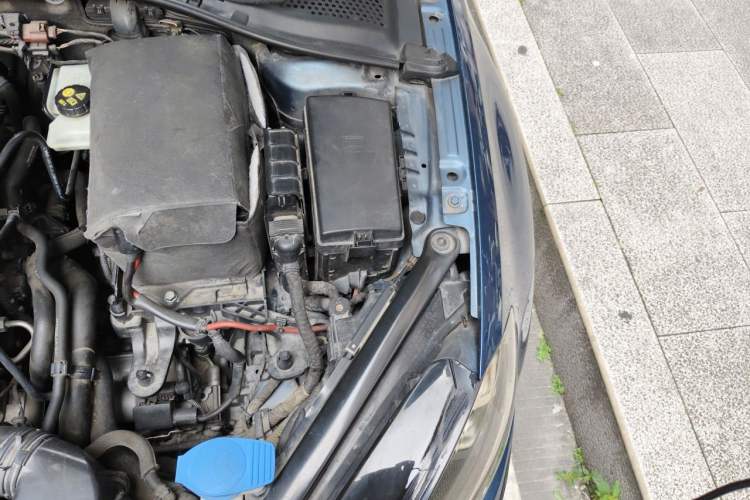 Used Volkswagen Golf 2014 1.4TSI Luxury Travel Edition Engine Bay Left