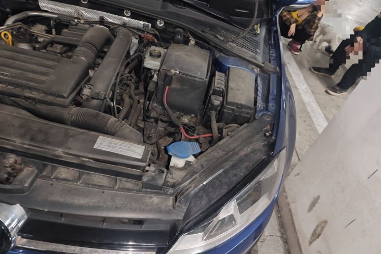 Used Volkswagen Golf 2014 1.4TSI Automatic Luxury Model Engine Bay Left